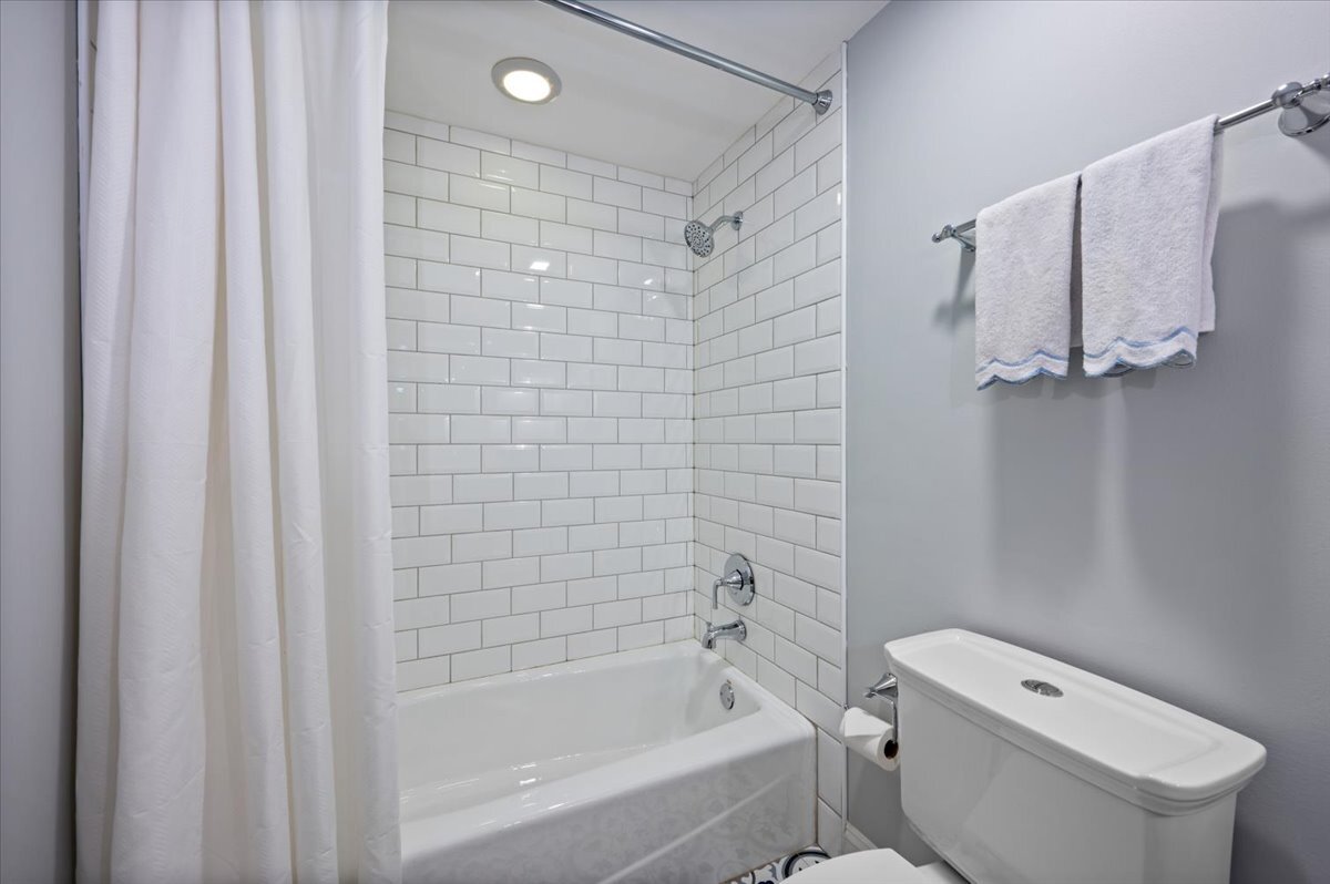 1802 W Diversey Parkway Unit: I