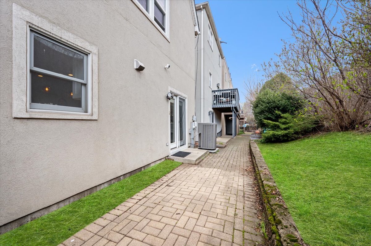 1802 W Diversey Parkway Unit: I