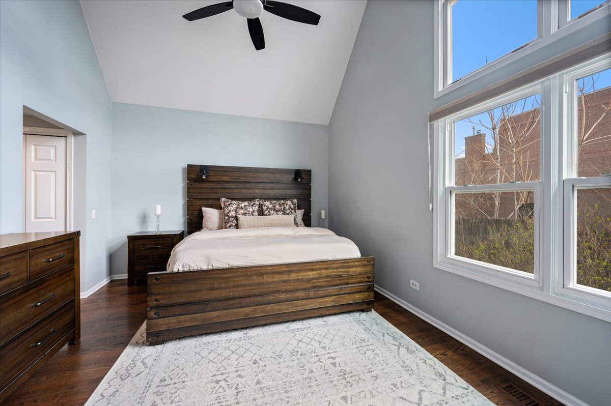1802 W Diversey Parkway Unit: I
