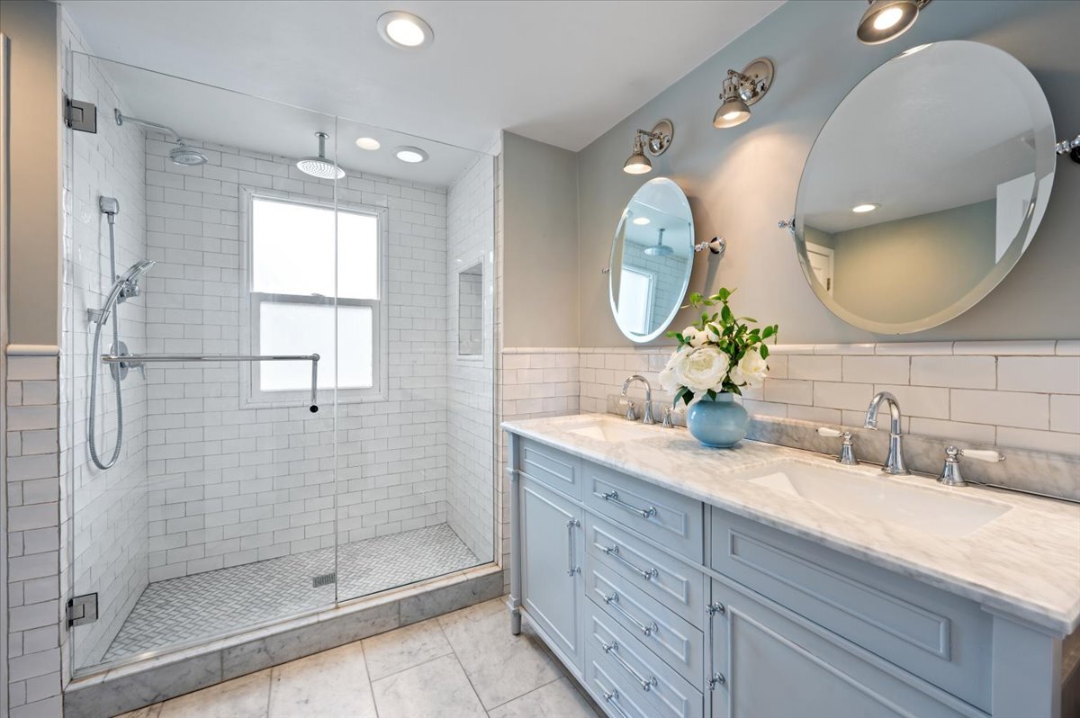 1802 W Diversey Parkway Unit: I