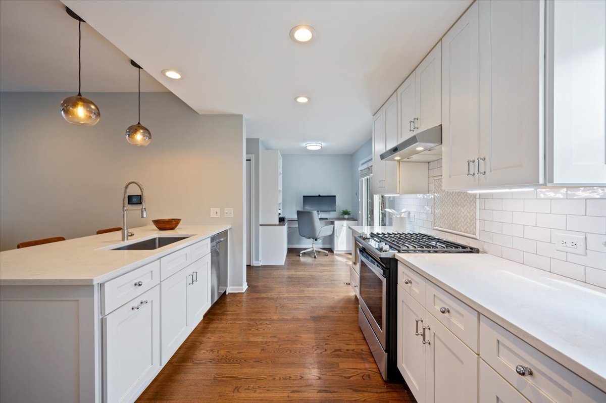 1802 W Diversey Parkway Unit: I