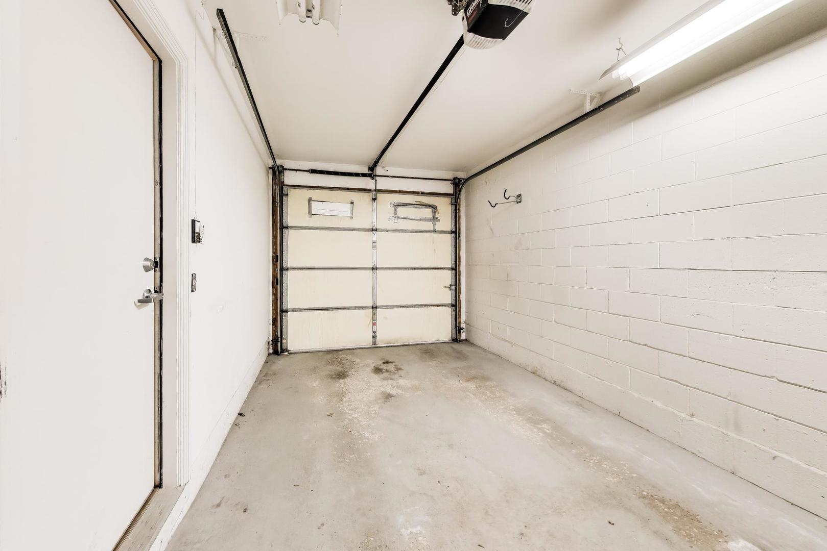 320 N CLINTON Street Unit: D