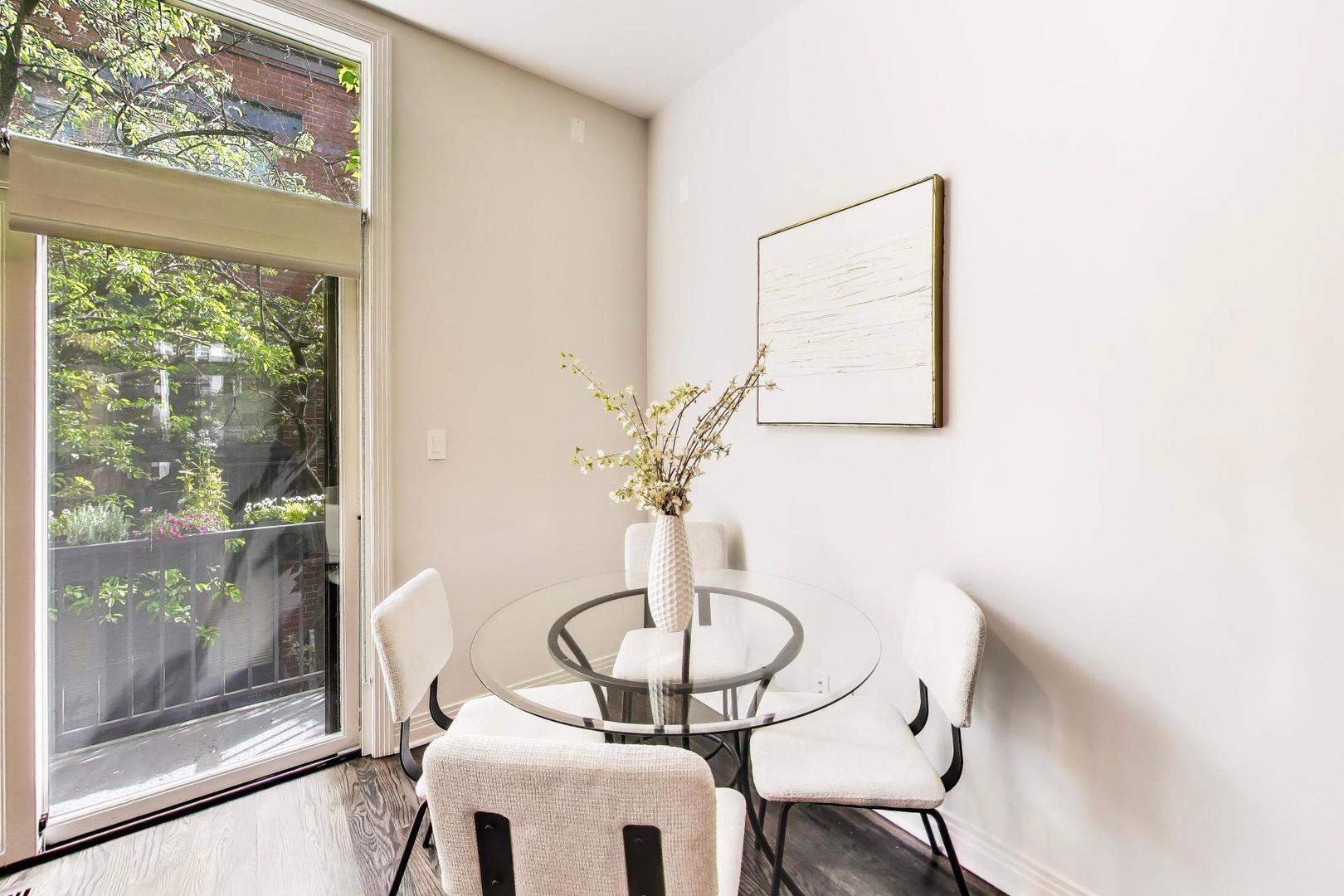 320 N CLINTON Street Unit: D