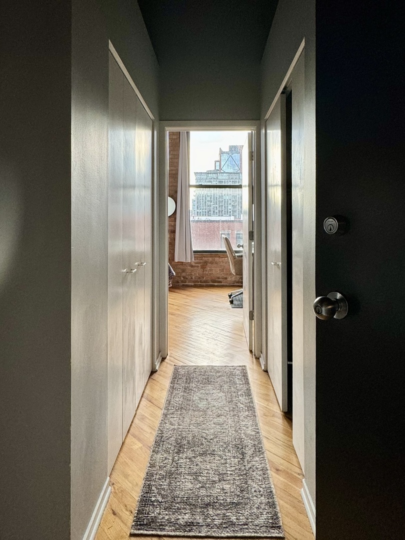 616 W Fulton Street Unit: 411
