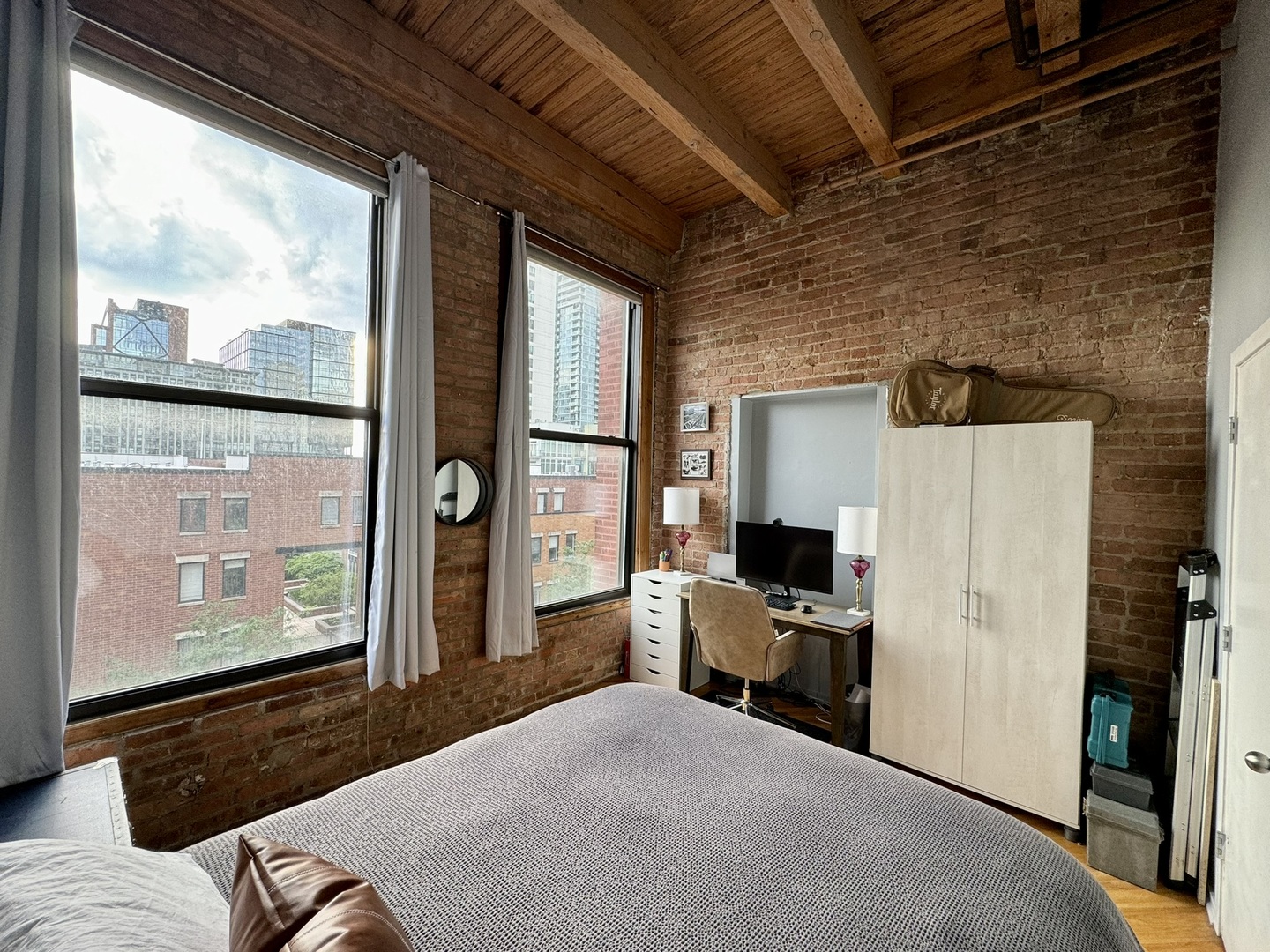 616 W Fulton Street Unit: 411