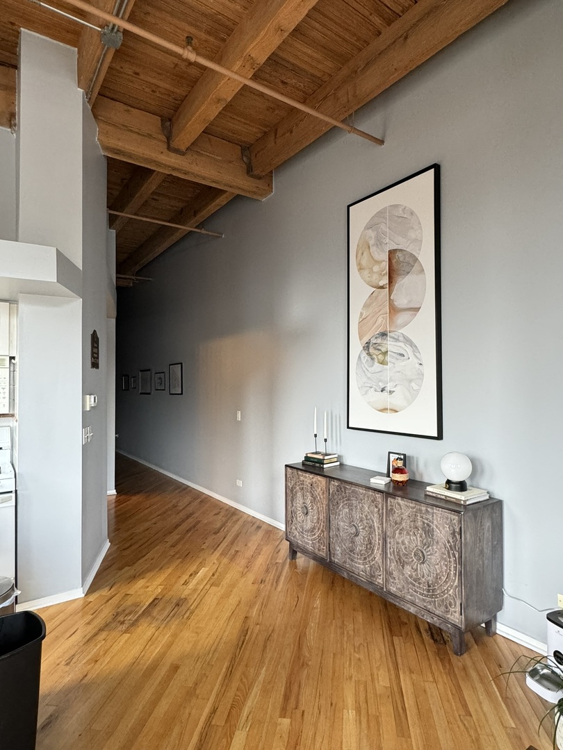 616 W Fulton Street Unit: 411
