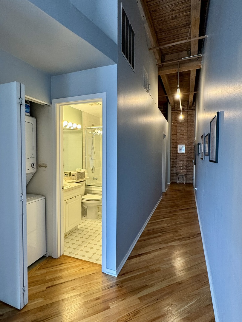 616 W Fulton Street Unit: 411