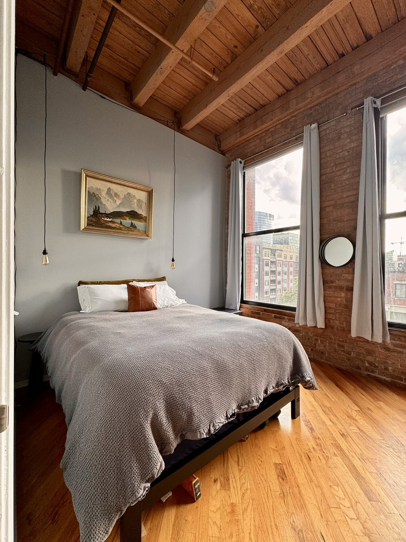 616 W Fulton Street Unit: 411