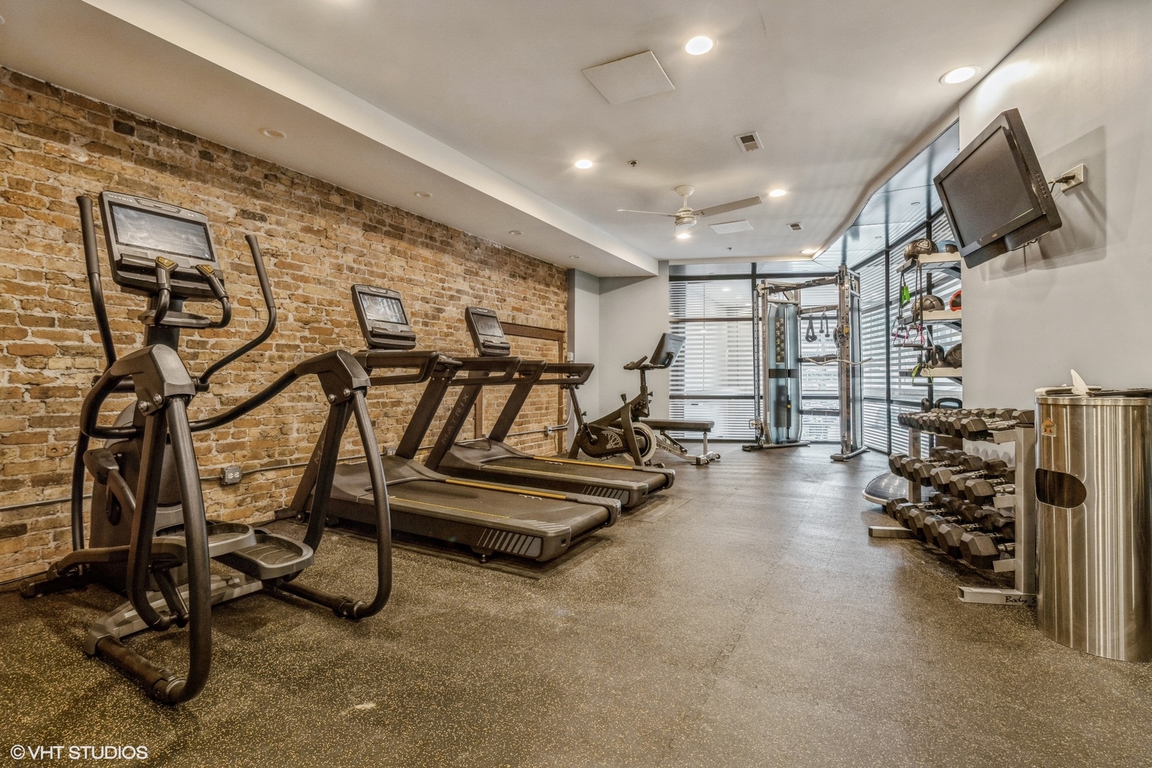 616 W Fulton Street Unit: 411