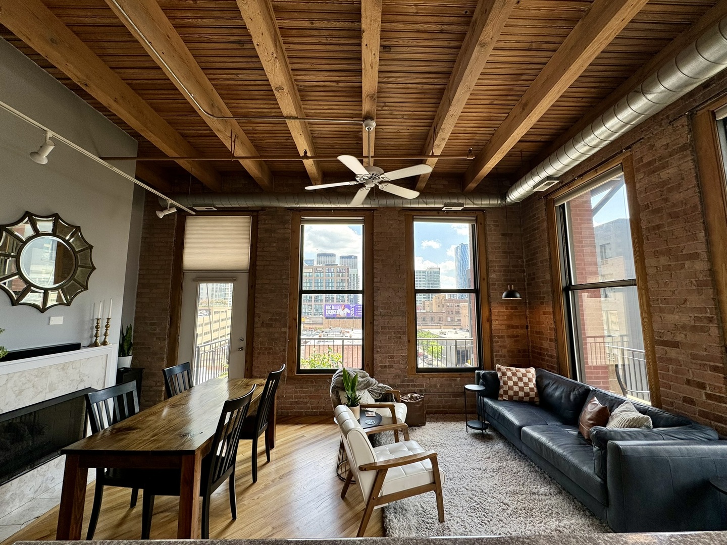 616 W Fulton Street Unit: 411