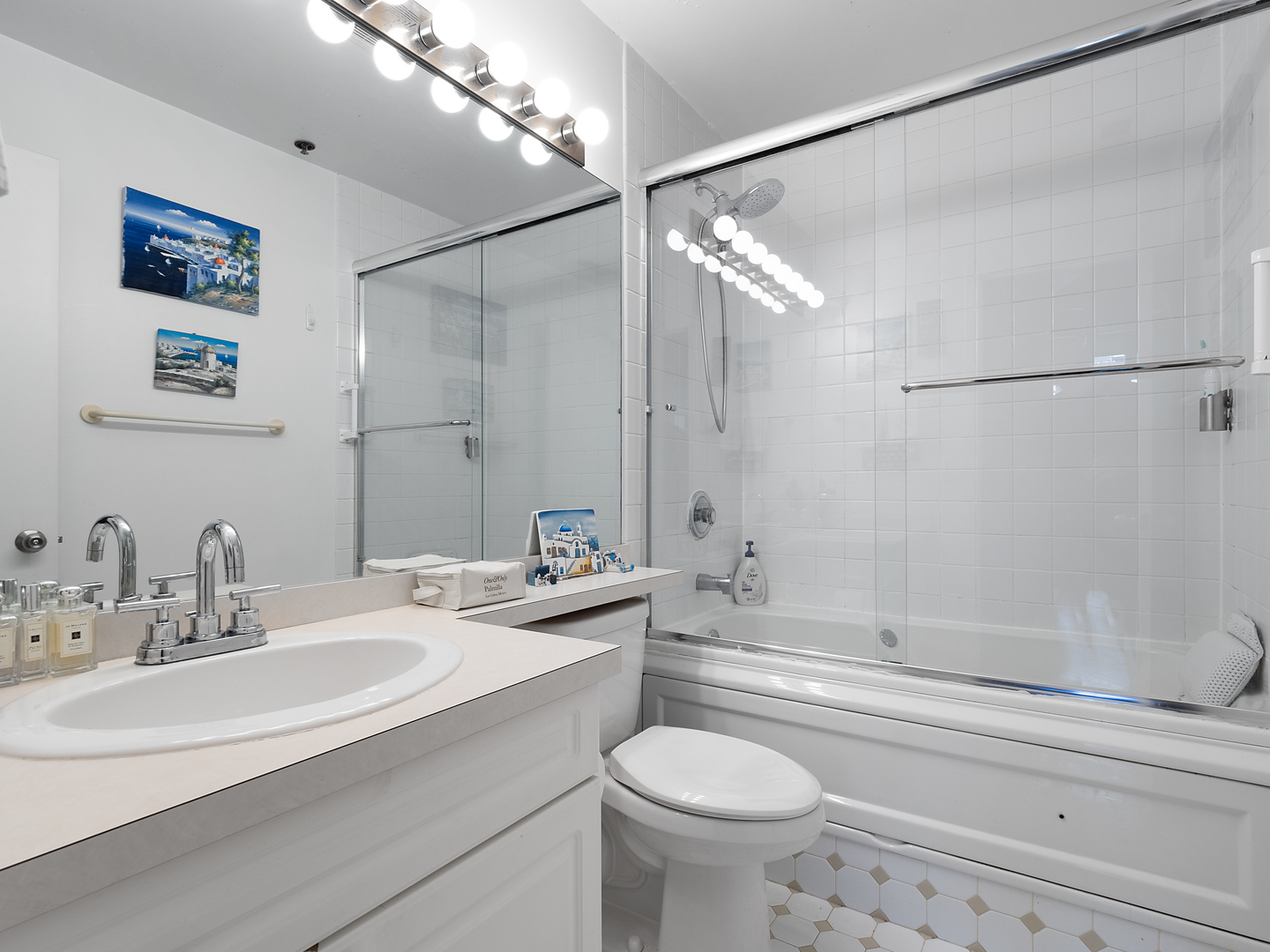 616 W Fulton Street Unit: 411