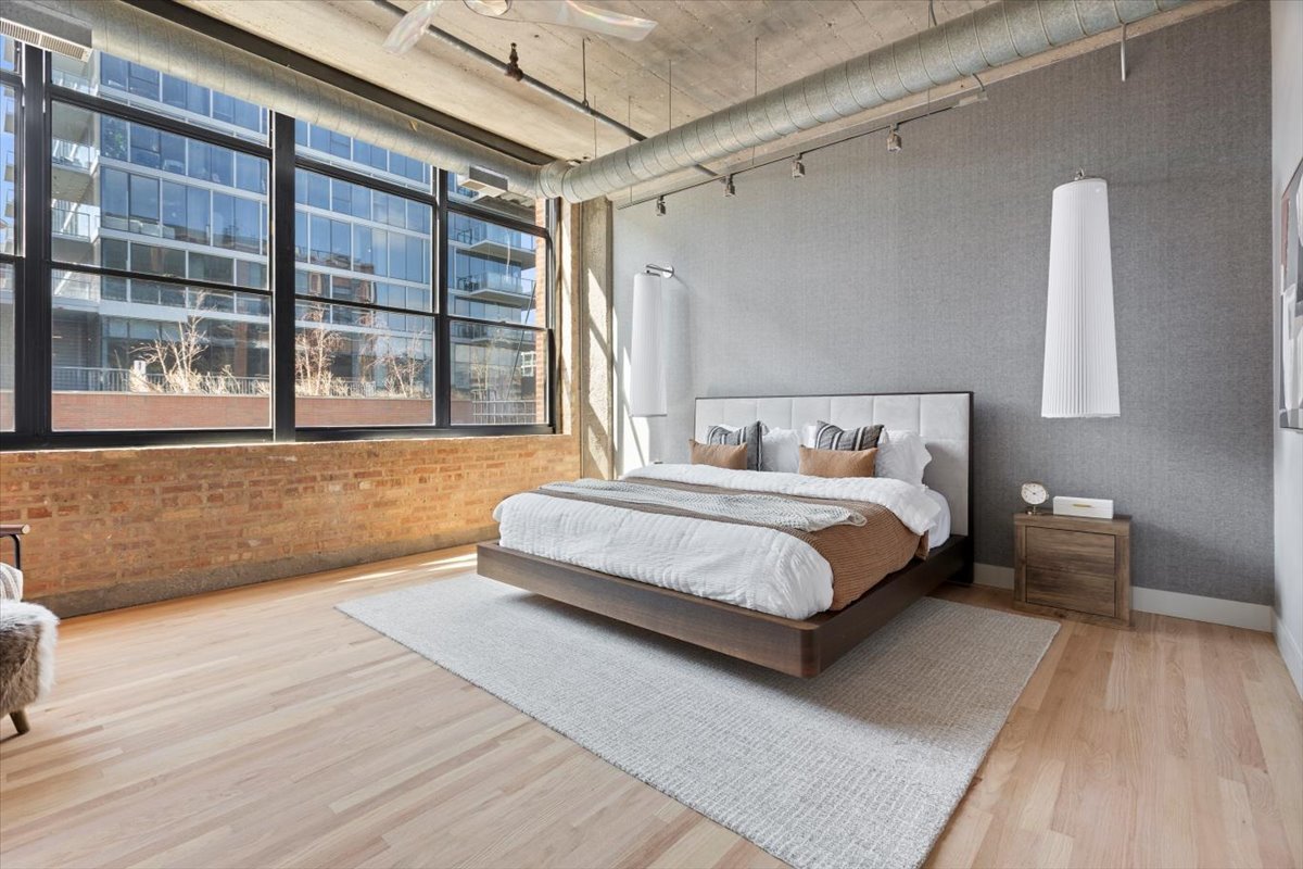 850 W Adams Street Unit: 4A