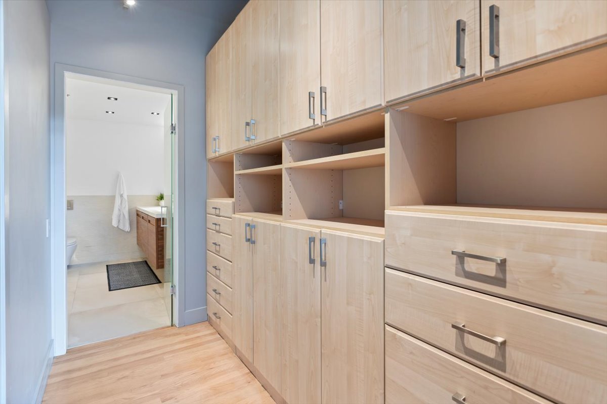 850 W Adams Street Unit: 4A