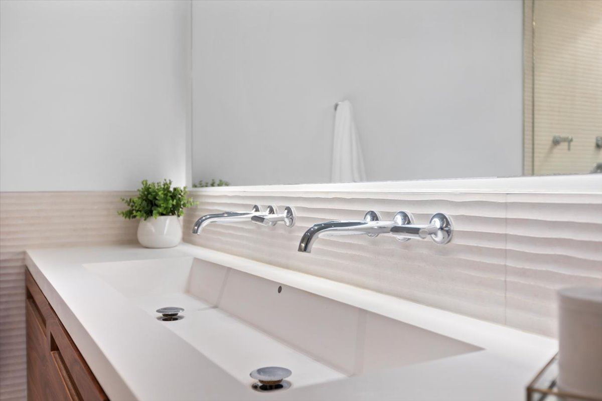 850 W Adams Street Unit: 4A
