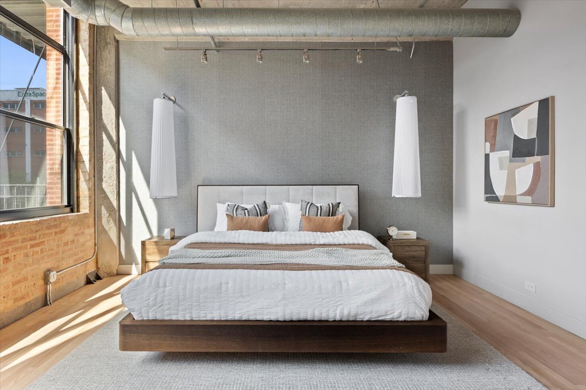 850 W Adams Street Unit: 4A