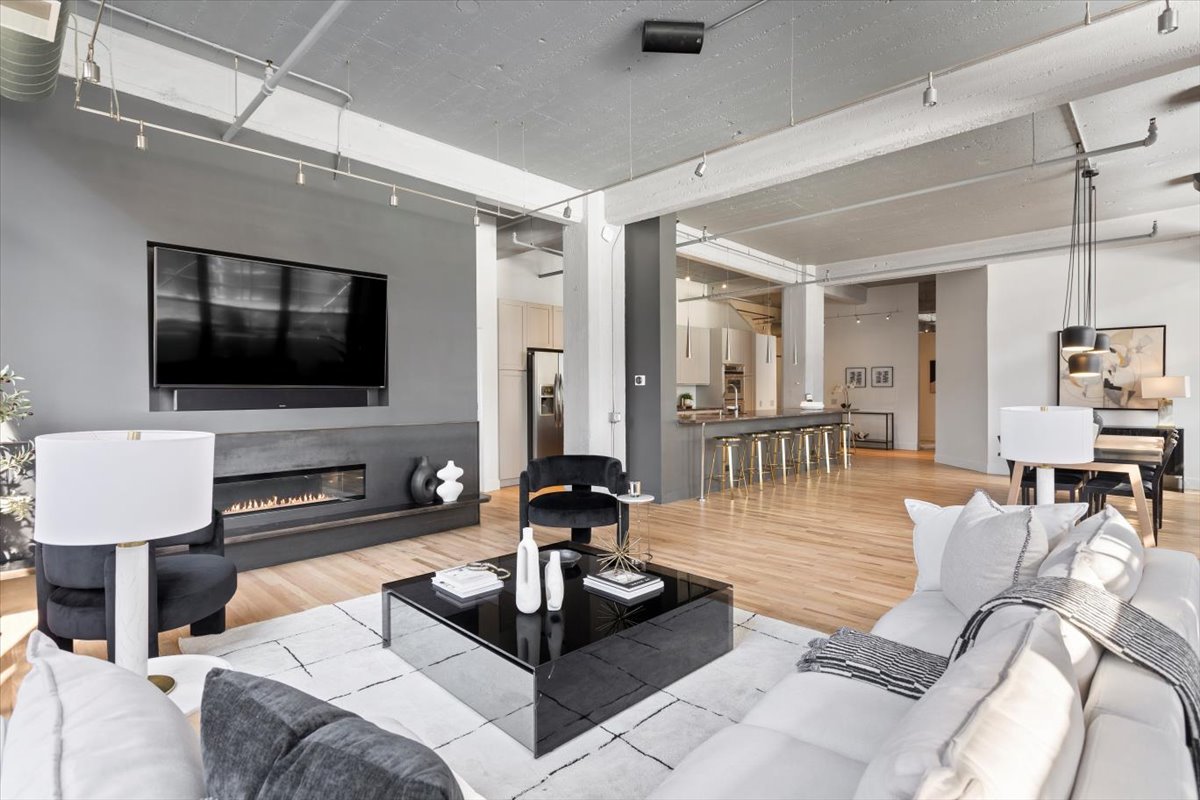 850 W Adams Street Unit: 4A