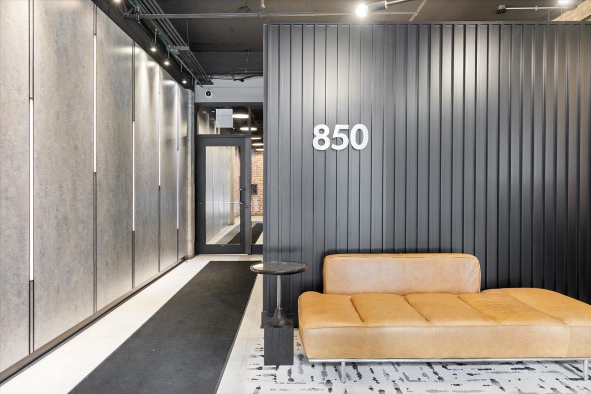 850 W Adams Street Unit: 4A
