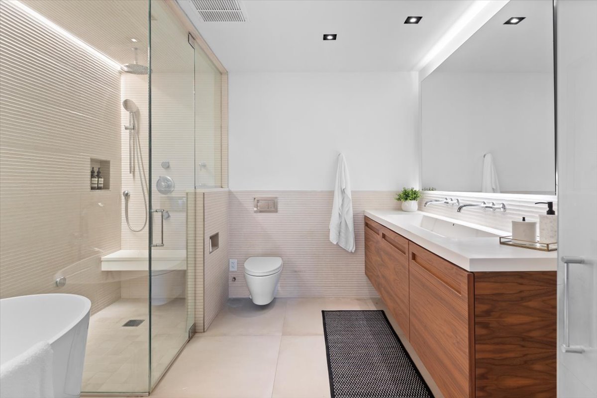 850 W Adams Street Unit: 4A