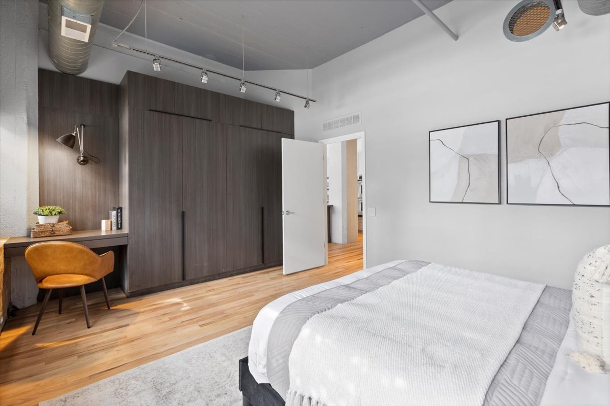 850 W Adams Street Unit: 4A