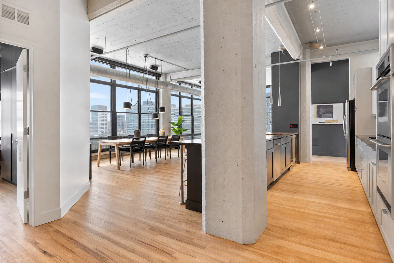 850 W Adams Street Unit: 4A