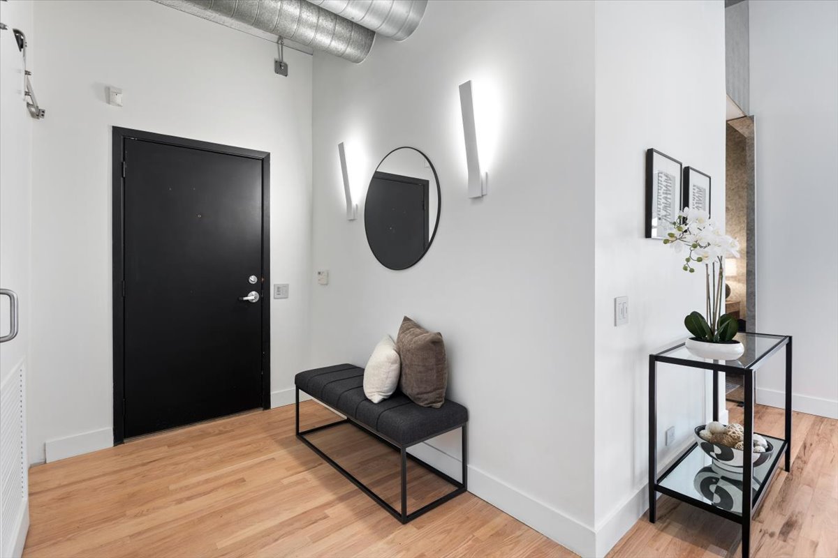 850 W Adams Street Unit: 4A