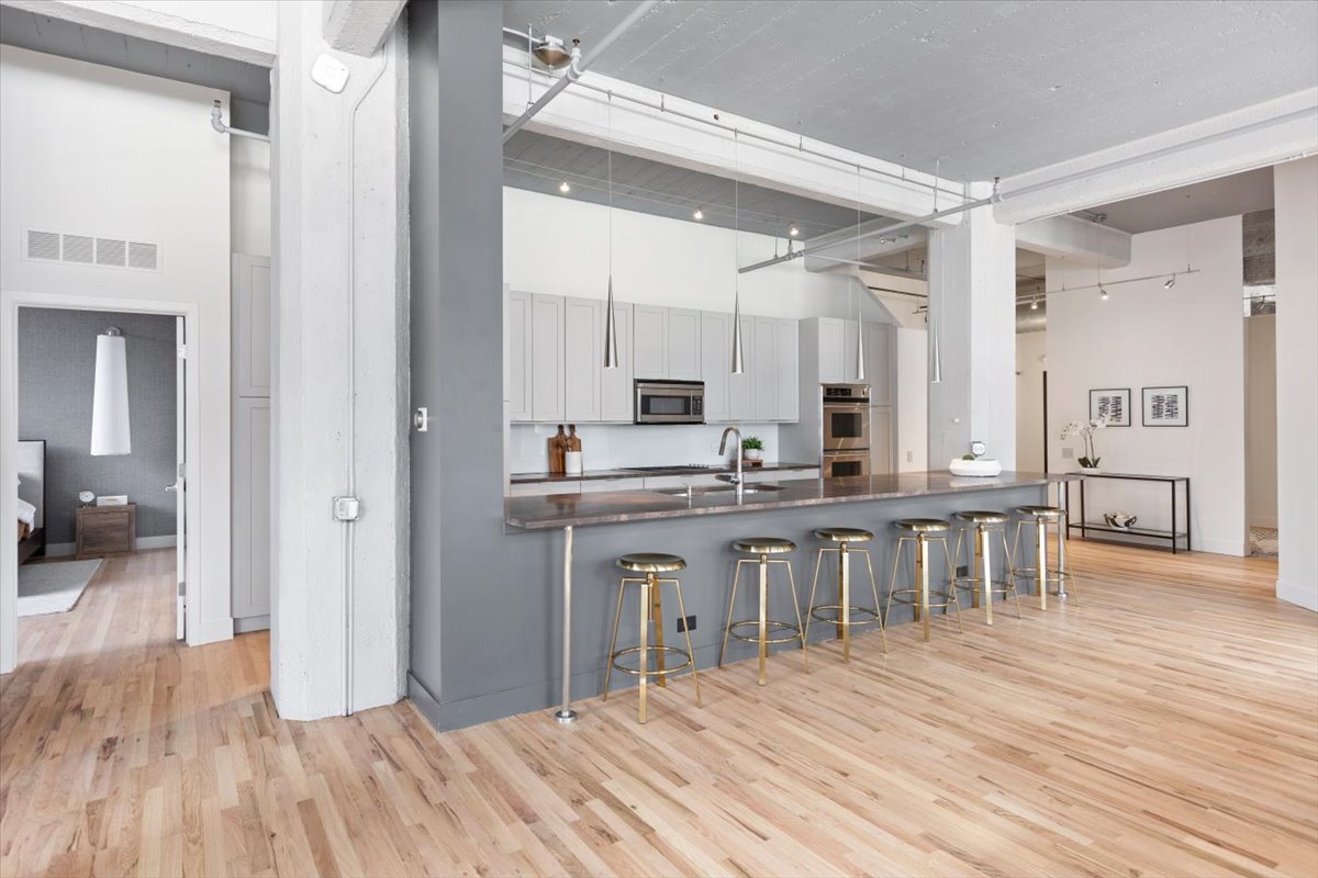 850 W Adams Street Unit: 4A
