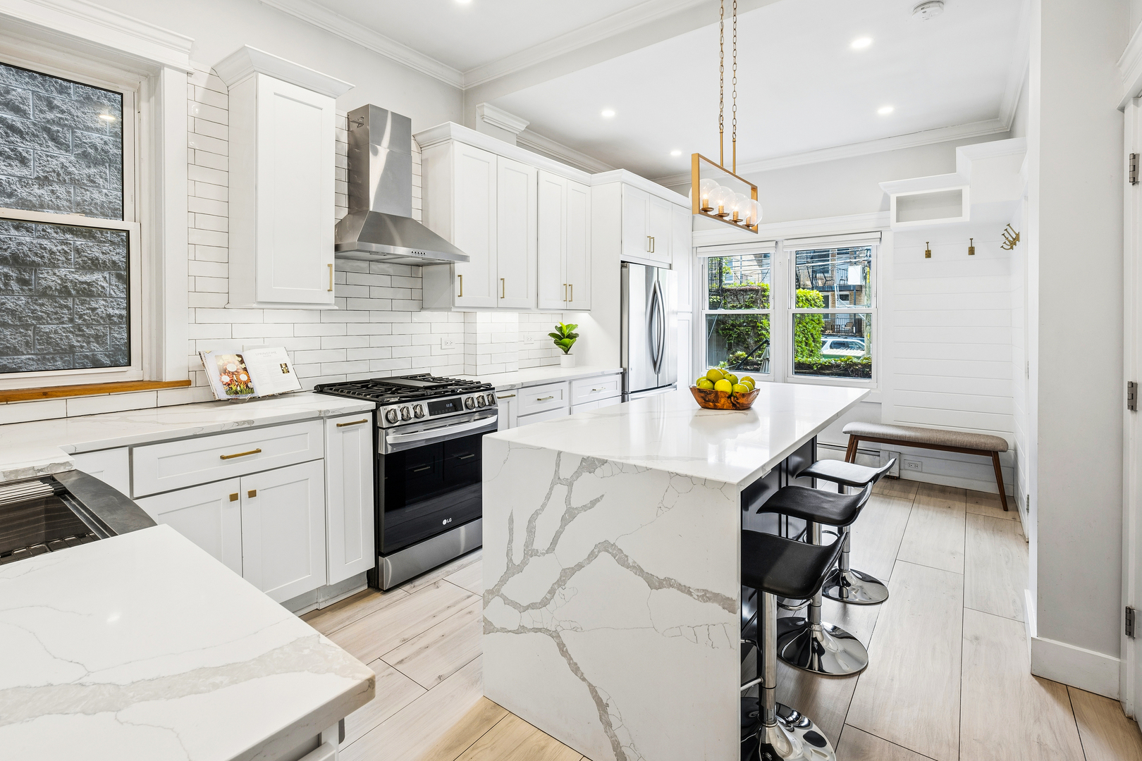 3762 N FREMONT Street Unit: 1S