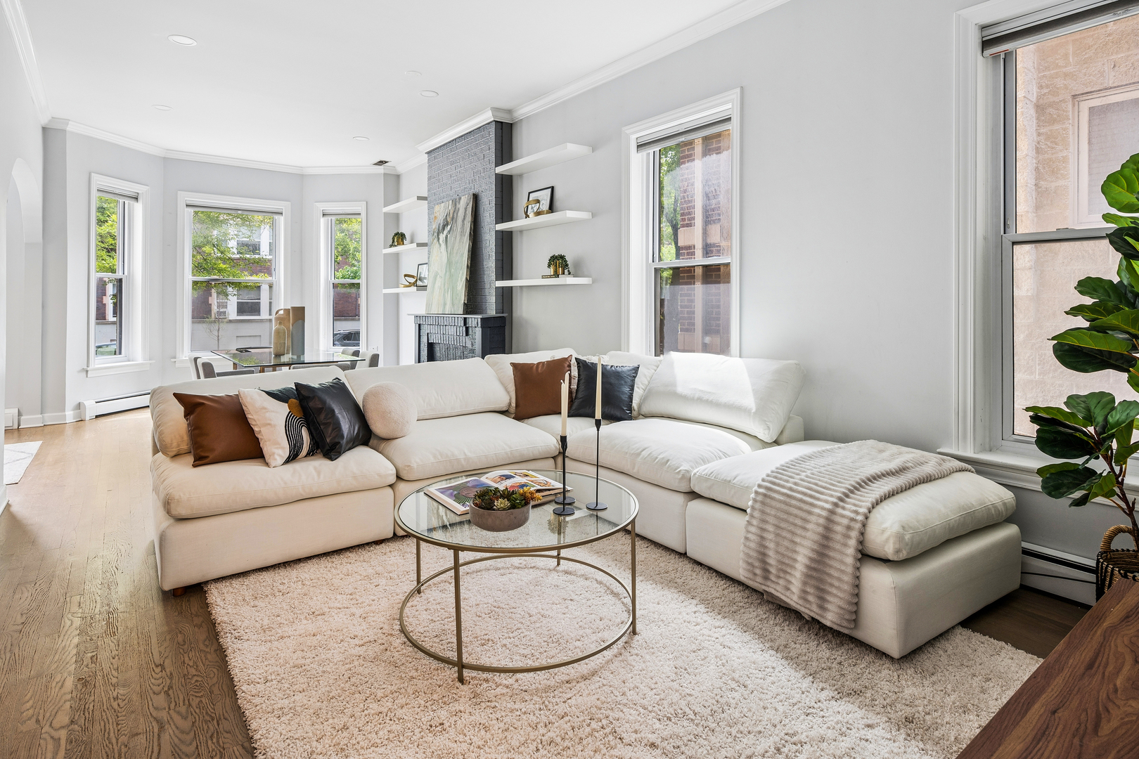 3762 N FREMONT Street Unit: 1S