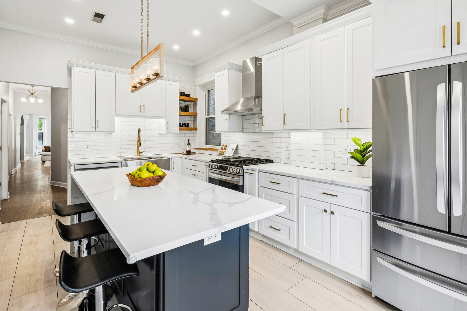 3762 N FREMONT Street Unit: 1S