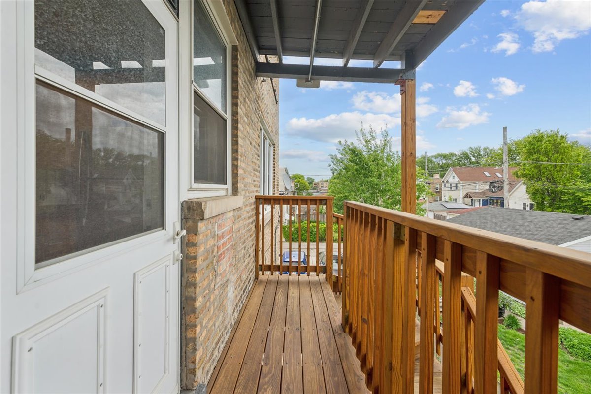 3651 N Kedvale Avenue Unit: 2B