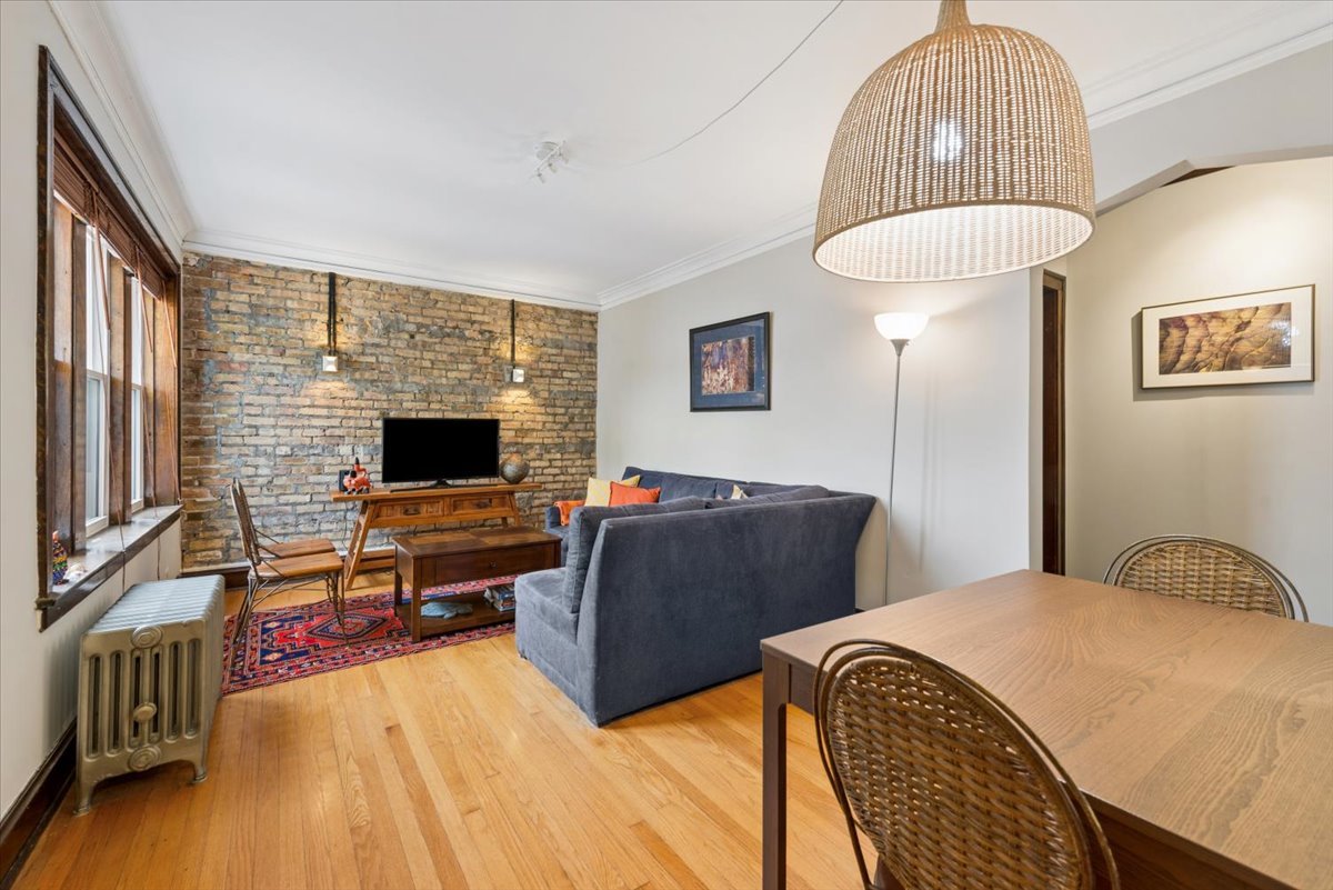 3651 N Kedvale Avenue Unit: 2B