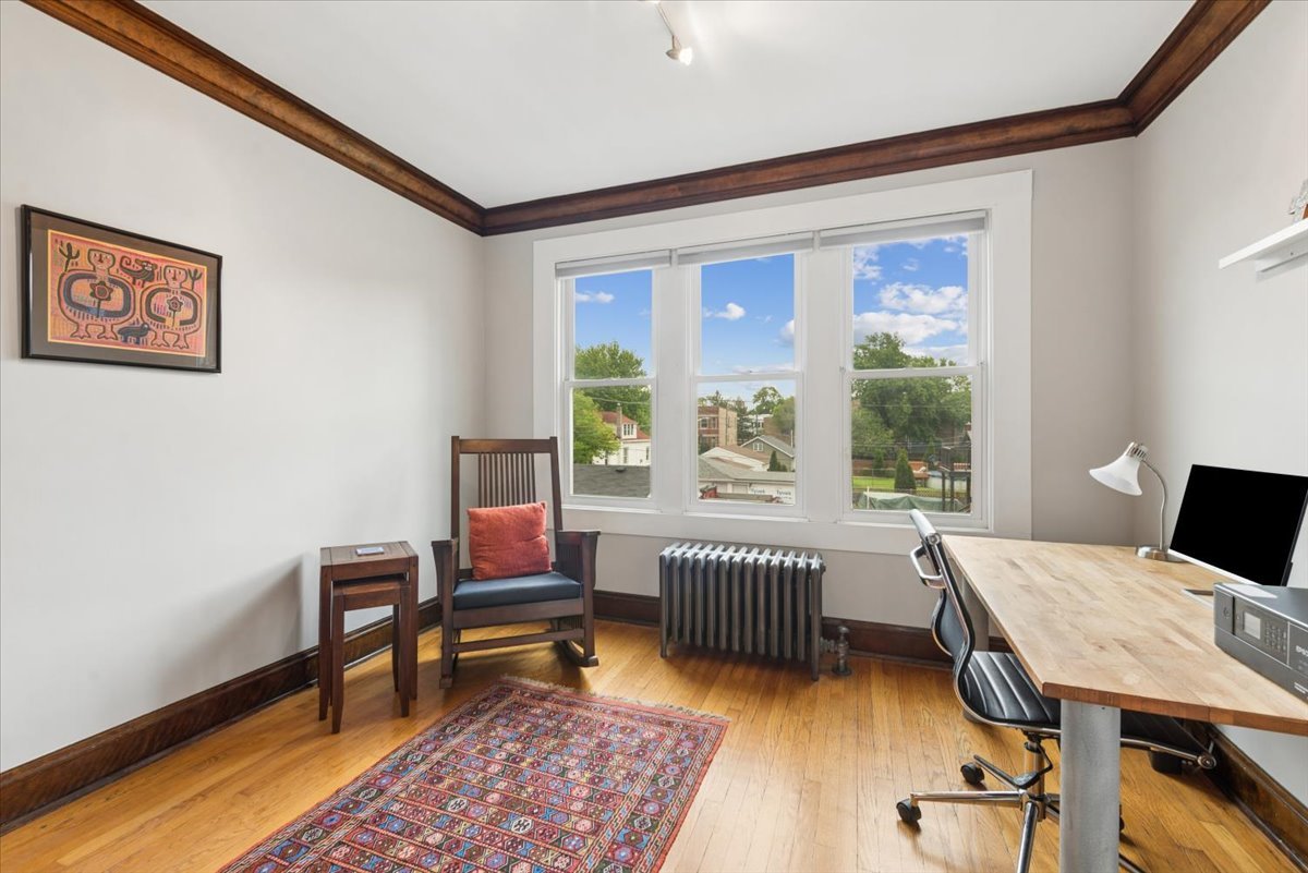 3651 N Kedvale Avenue Unit: 2B
