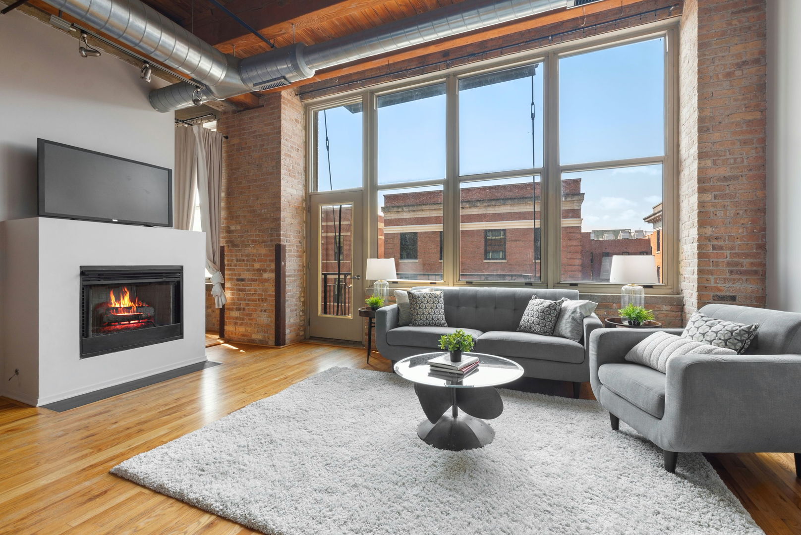 1500 W Monroe Street Unit: 413