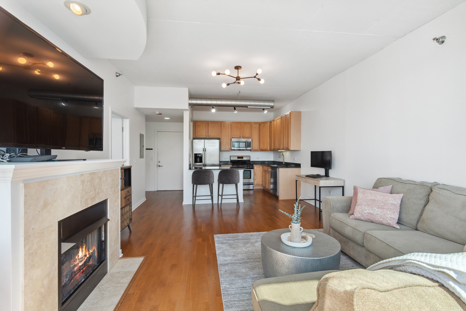 909 W Washington Boulevard Unit: 1001