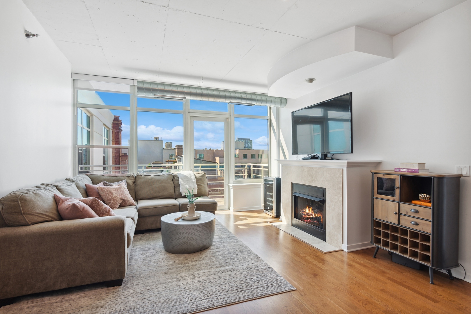 909 W Washington Boulevard Unit: 1001