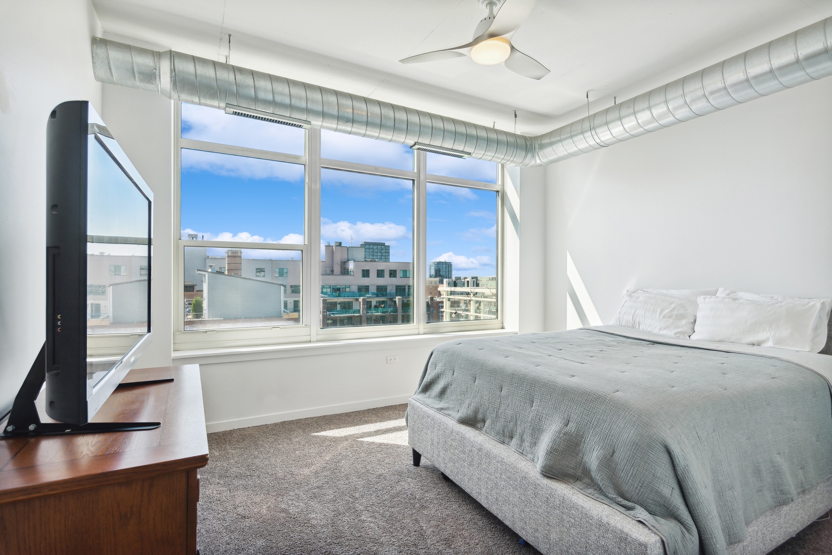 909 W Washington Boulevard Unit: 1001