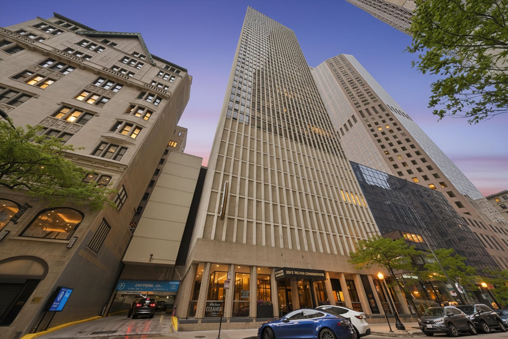 100 E Walton Street Unit: 27D
