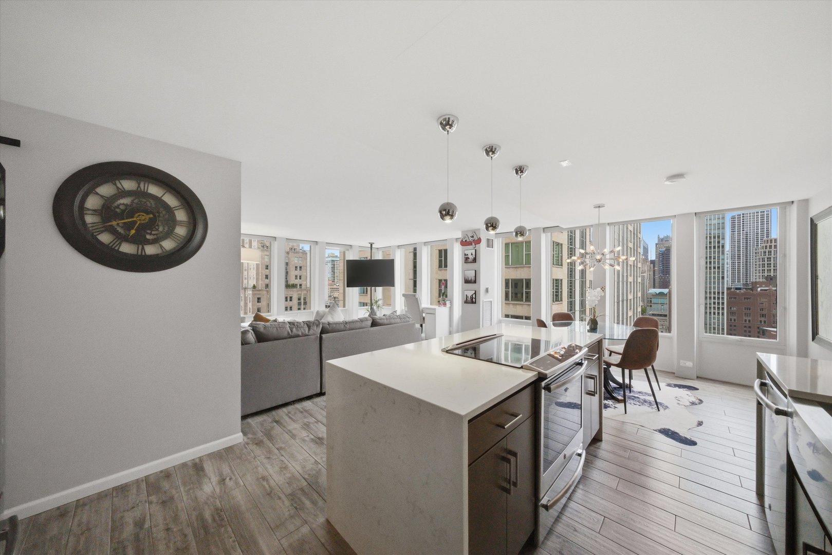100 E Walton Street Unit: 27D