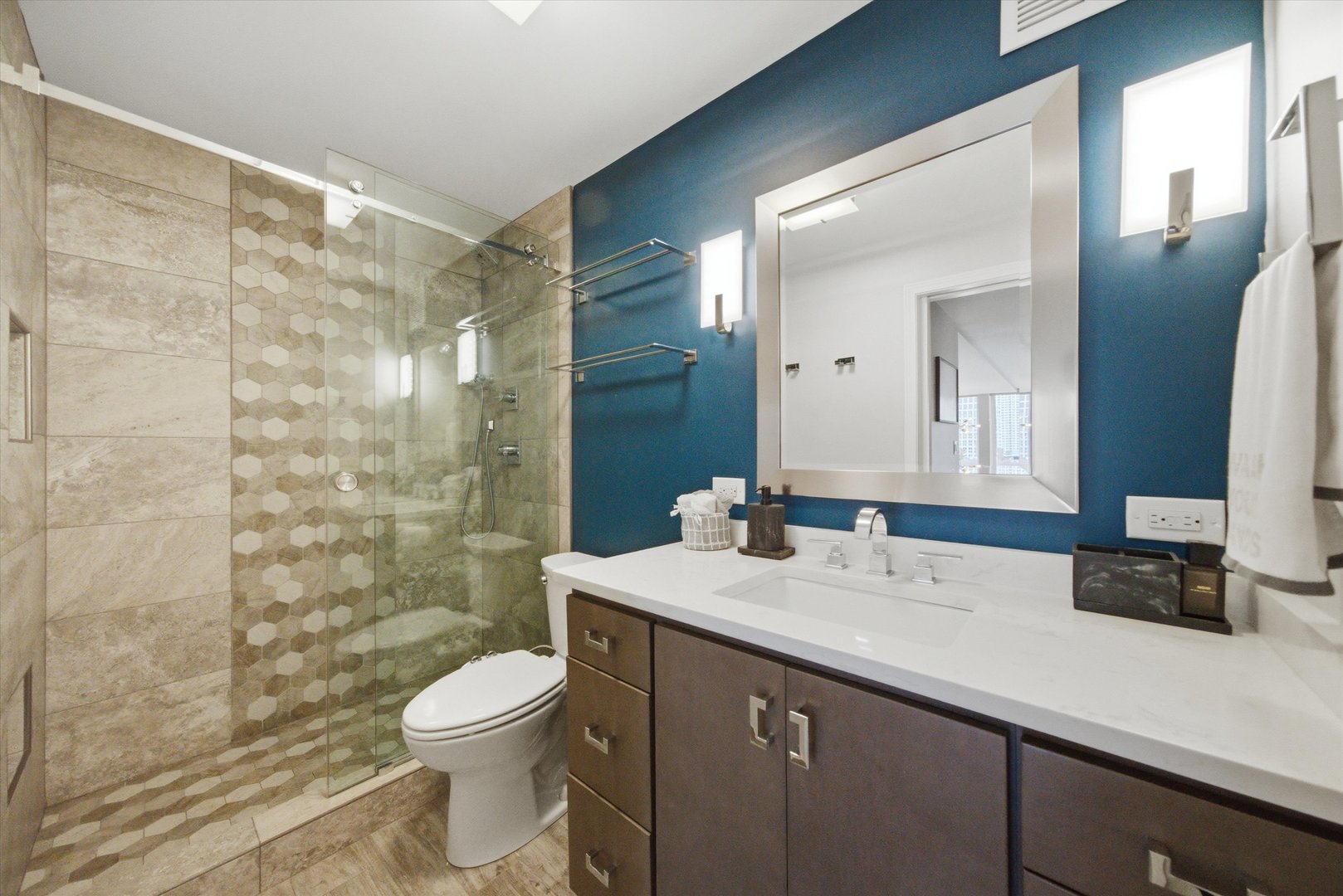 100 E Walton Street Unit: 27D