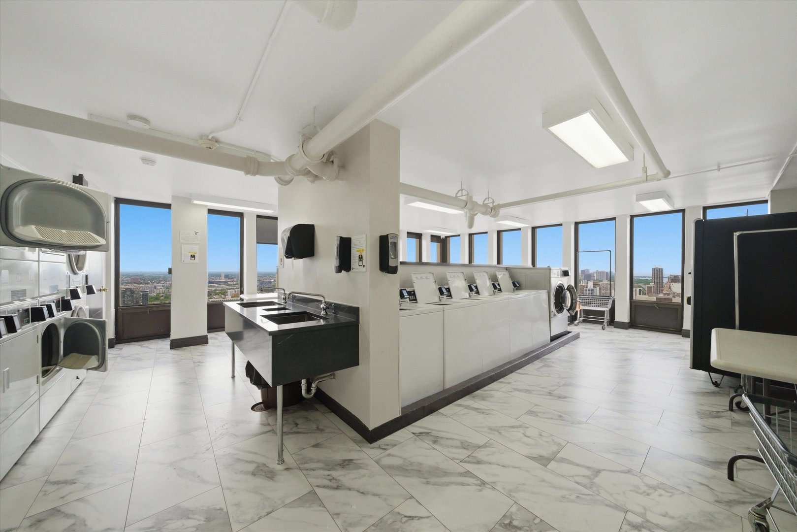 100 E Walton Street Unit: 27D