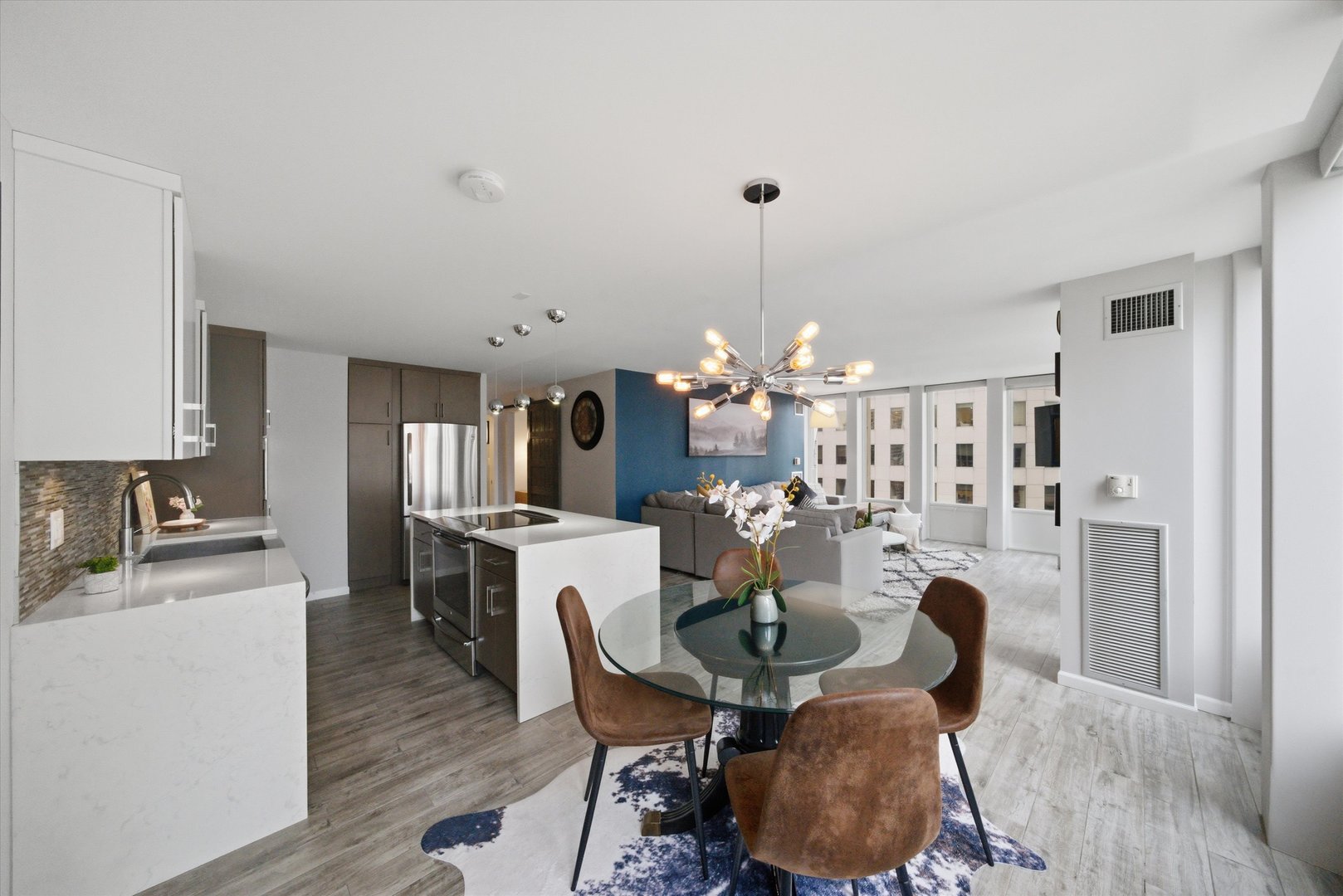 100 E Walton Street Unit: 27D