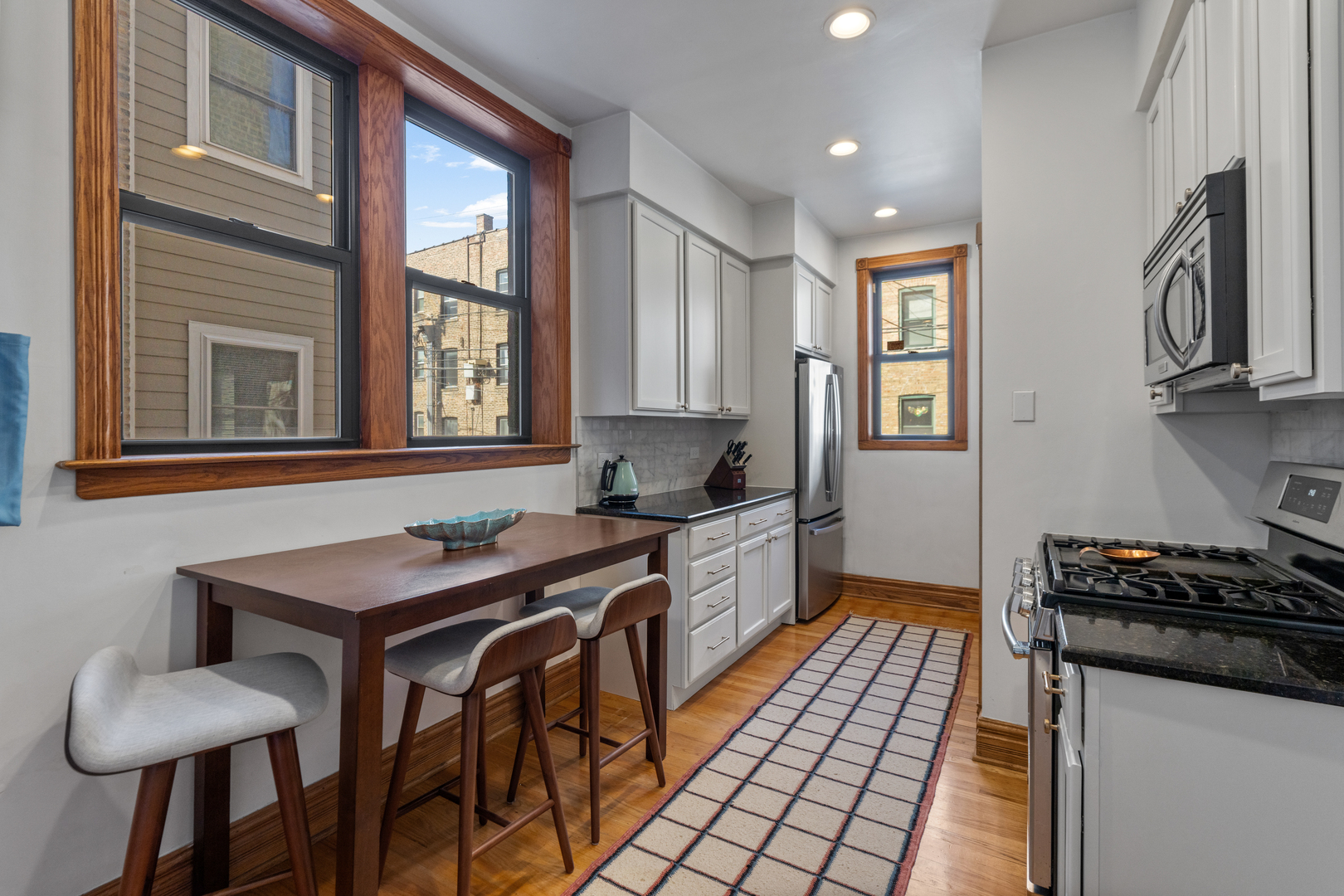 846 W Newport Avenue Unit: 1N