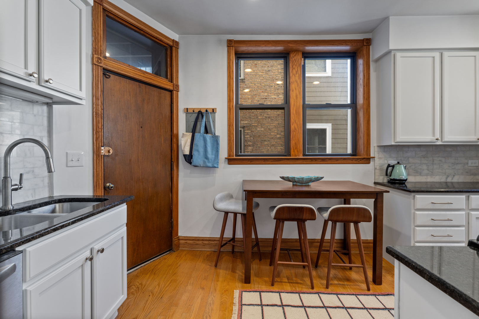 846 W Newport Avenue Unit: 1N