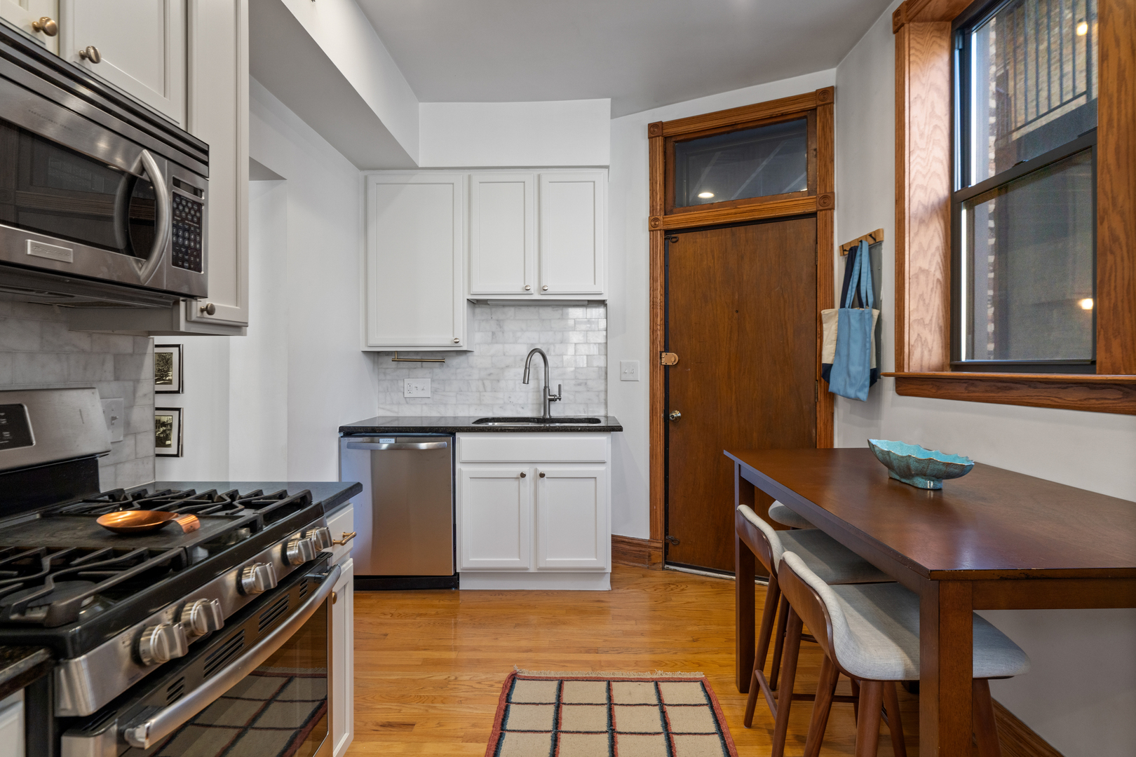 846 W Newport Avenue Unit: 1N