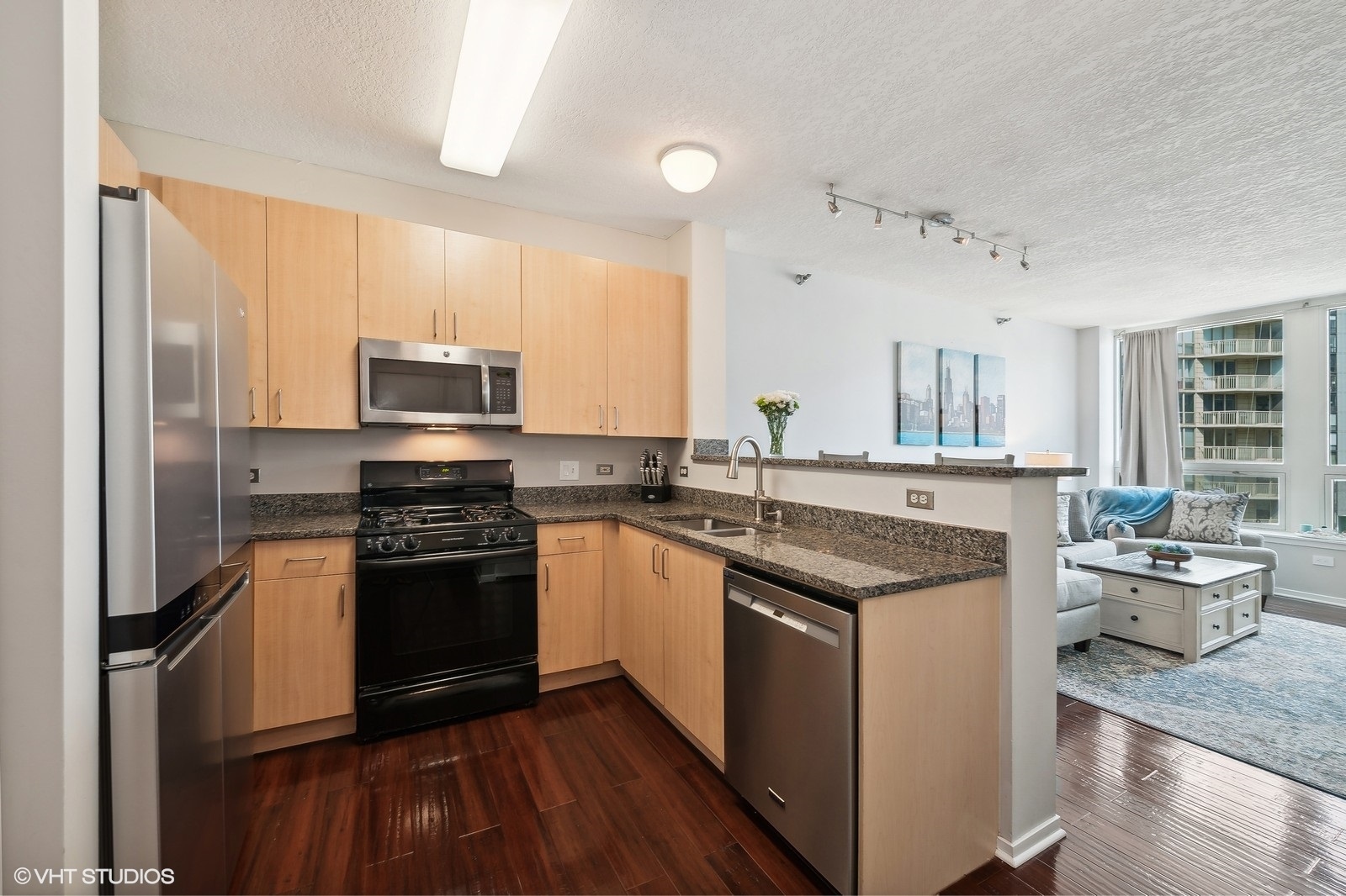 600 N Kingsbury Street Unit: 1004