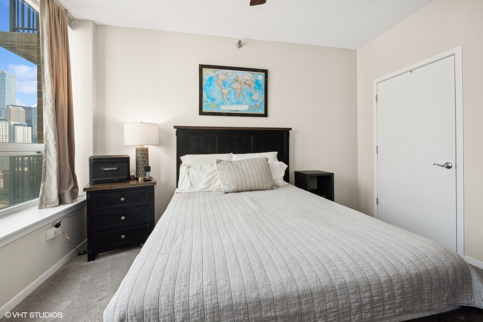 600 N Kingsbury Street Unit: 1004