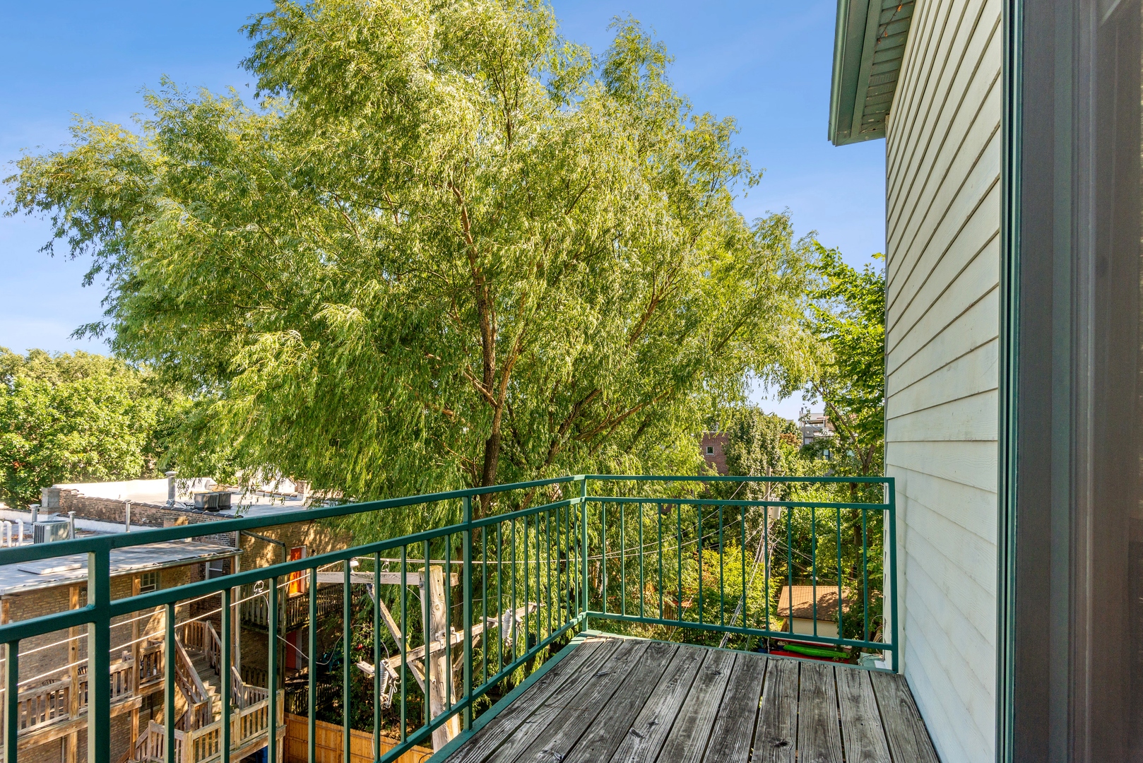 1243 N Wolcott Avenue Unit: 6
