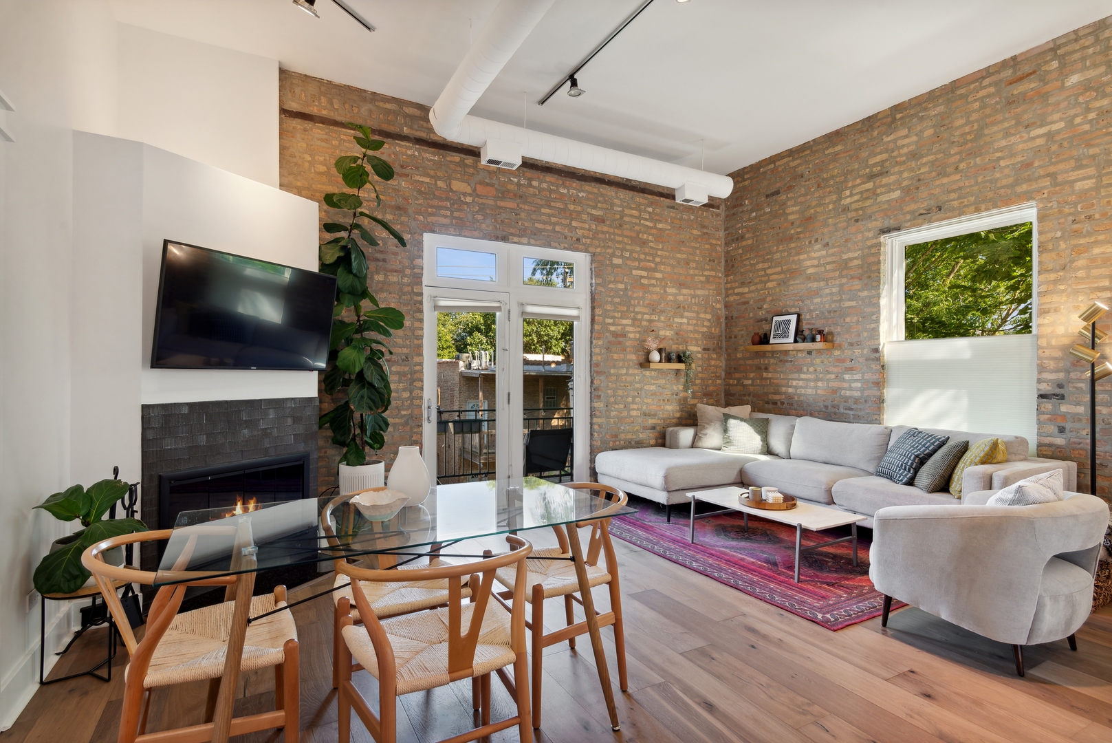 1243 N Wolcott Avenue Unit: 6