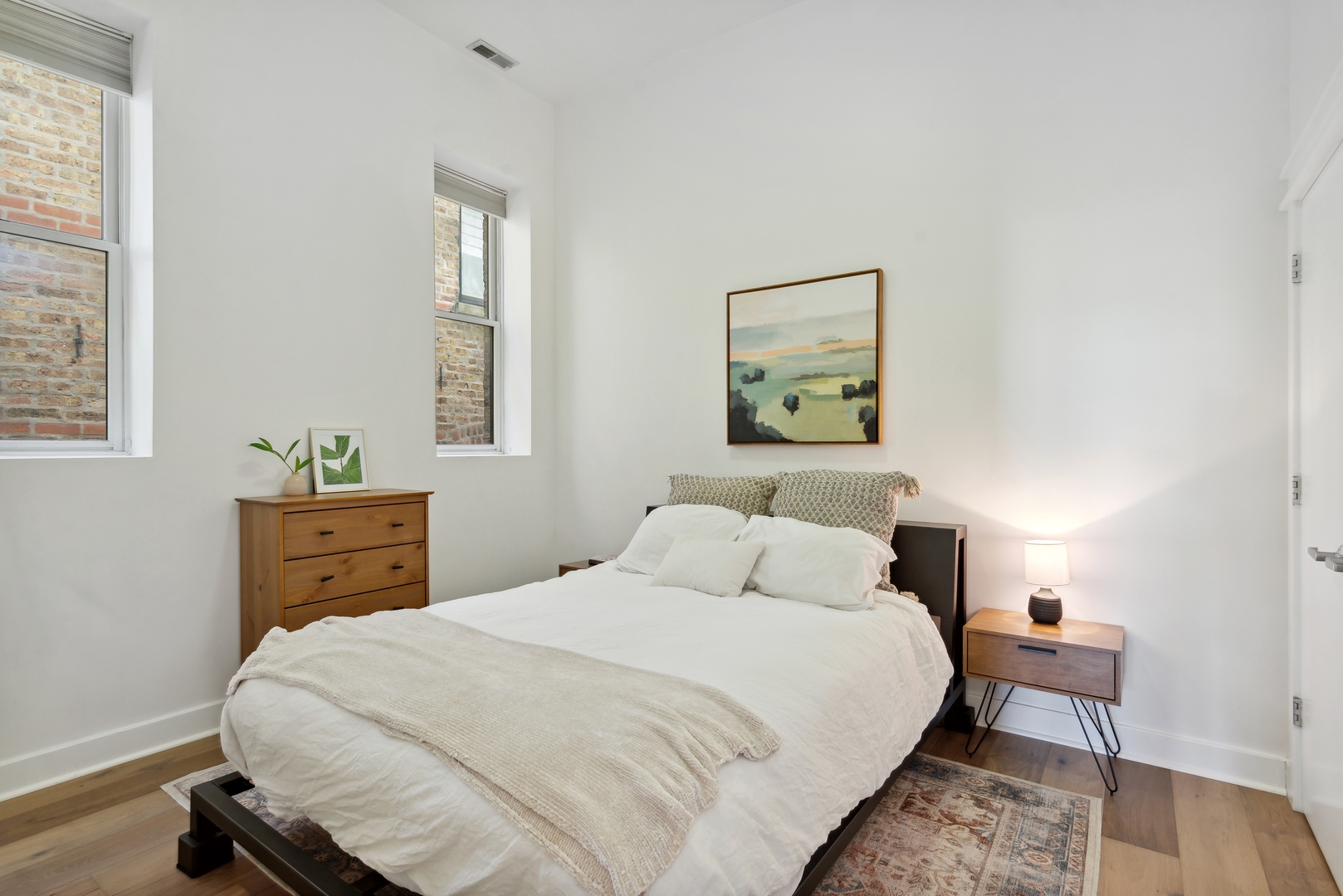 1243 N Wolcott Avenue Unit: 6