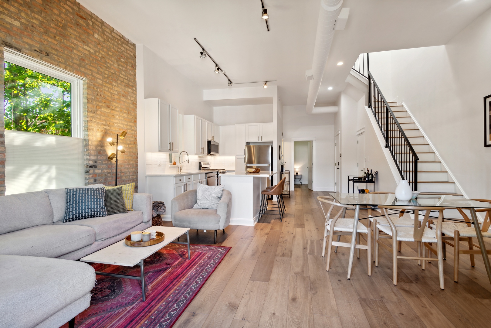 1243 N Wolcott Avenue Unit: 6